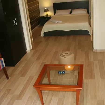 Olympia Apartment *